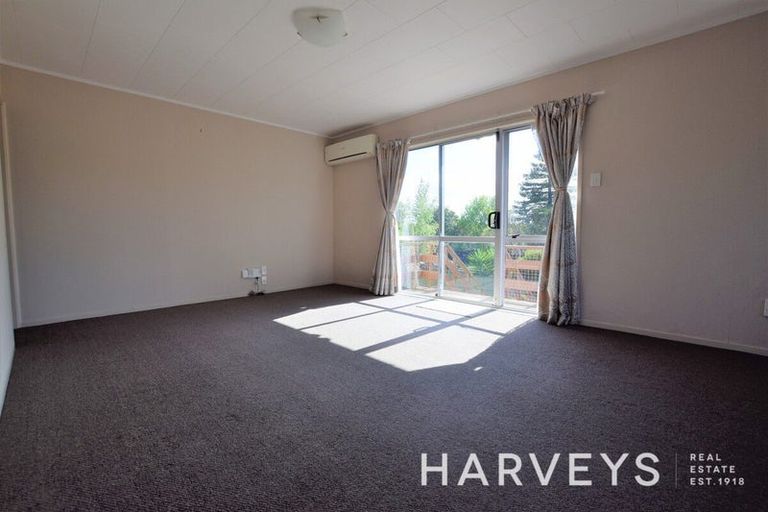 Photo of property in 11 Mile Place, Henderson, Auckland, 0612