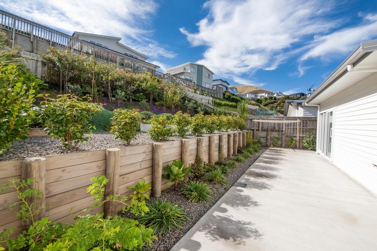 Photo of property in 5 Farnworth Terrace, Churton Park, Wellington, 6037