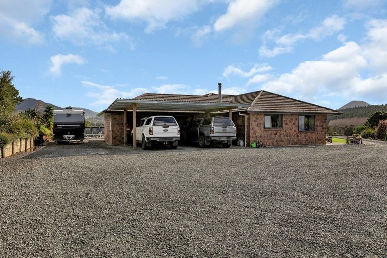 Photo of property in 1488 Kirikopuni Road, Tangiteroria, 0381