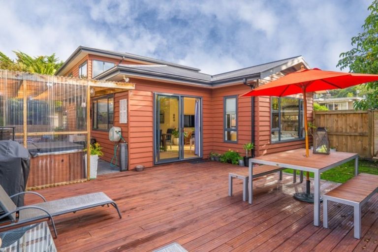 Photo of property in 50a Renown Road, Raumati South, Paraparaumu, 5032