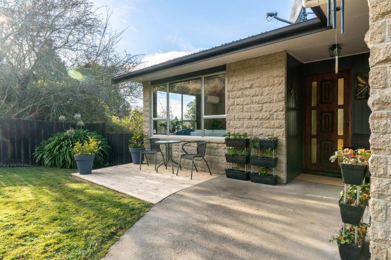 Photo of property in 18 Honeystone Street, Helensburgh, Dunedin, 9010