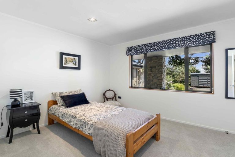 Photo of property in 424 Tararua Road, Levin, 5571