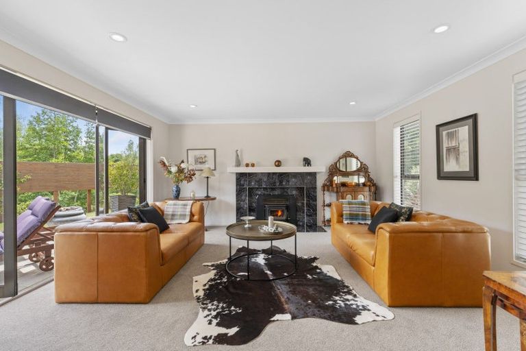 Photo of property in 6 Cameron Drive, Acacia Bay, Taupo, 3385