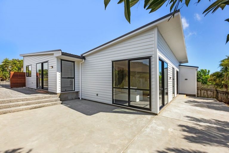 Photo of property in 18 Rifleman Lane, Paraparaumu Beach, Paraparaumu, 5032