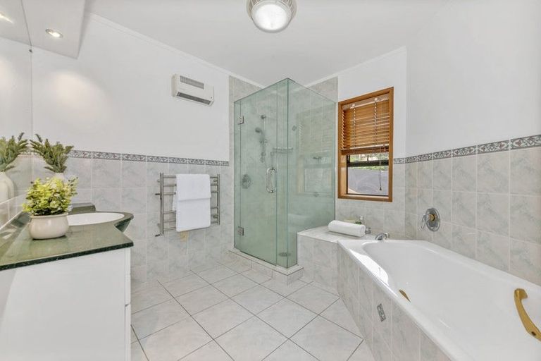 Photo of property in 16 Tainui Road, Cockle Bay, Auckland, 2014