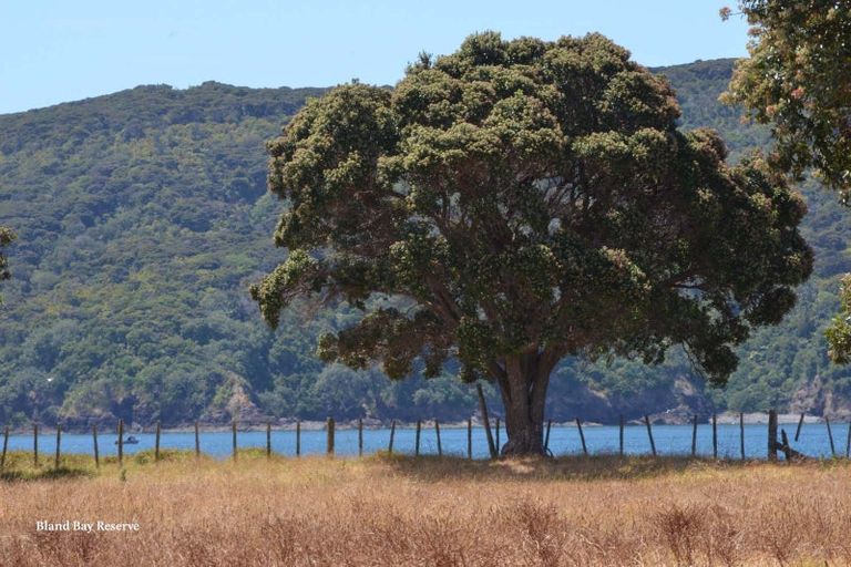 Photo of property in 638 Whangaruru Road North, Whangaruru, Russell, 0184