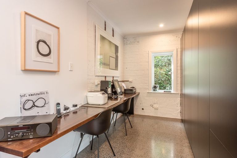 Photo of property in 9 Easdale Street, Kelburn, Wellington, 6012