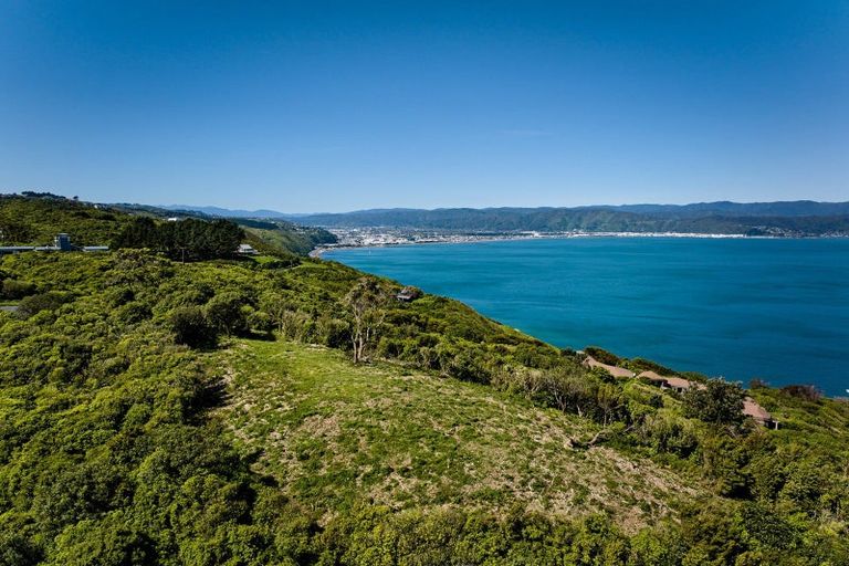 Photo of property in 50 Dungarvan Road, Newlands, Wellington, 6037