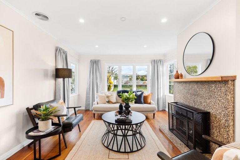 Photo of property in 2 Giesen Road, Feilding, 4702