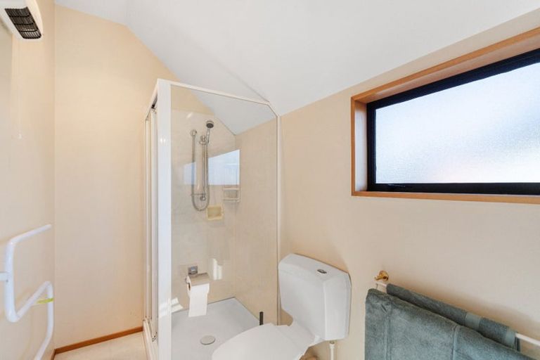 Photo of property in 2/433 Memorial Avenue, Burnside, Christchurch, 8053