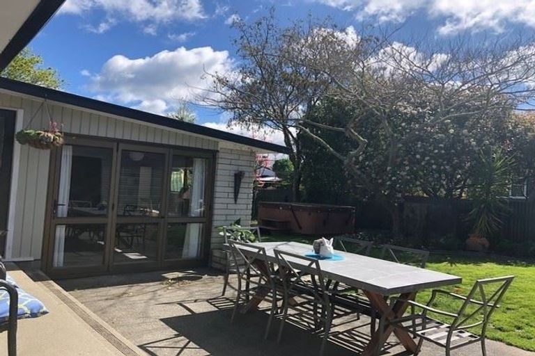 Photo of property in 19 Mcmaster Street, Greytown, 5712