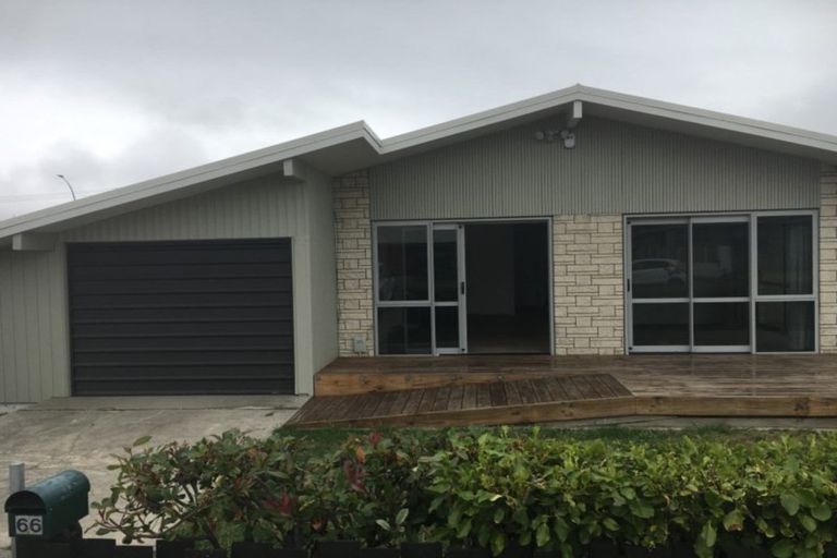 Photo of property in 66 Pitau Road, Mount Maunganui, 3116