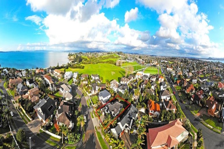 Photo of property in 5 Quedley Court, Eastern Beach, Auckland, 2012