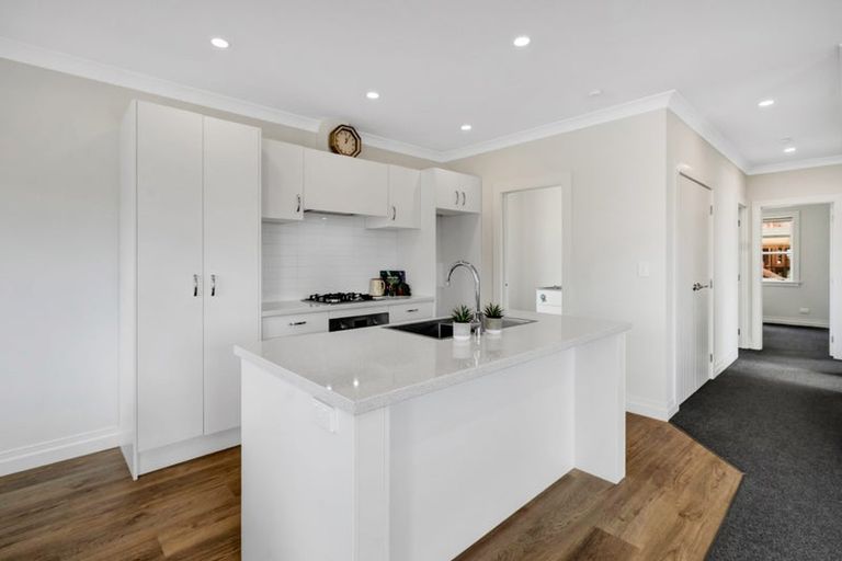 Photo of property in 16 Holford Street, Westown, New Plymouth, 4310