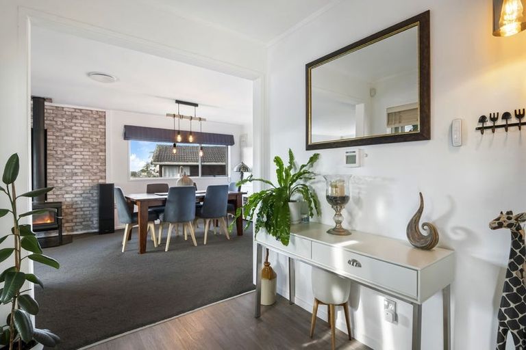 Photo of property in 127 Oaktree Avenue, Browns Bay, Auckland, 0630