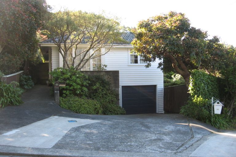 Photo of property in 48 Homewood Crescent, Karori, Wellington, 6012