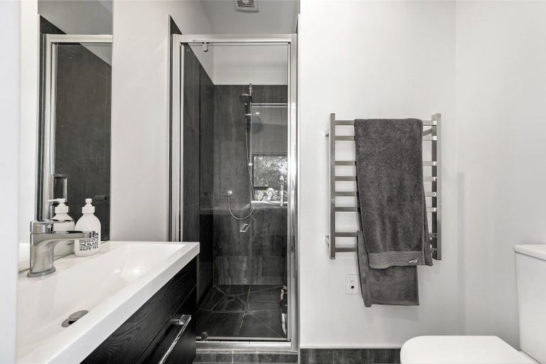 Photo of property in 4c Ferry Road, Days Bay, Lower Hutt, 5013