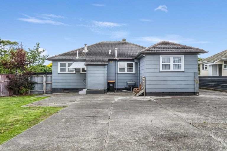 Photo of property in 17 Ngarimu Street, Roslyn, Palmerston North, 4414