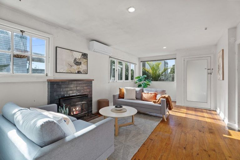 Photo of property in 152b Glengarry Road, Glen Eden, Auckland, 0602