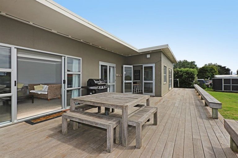 Photo of property in 8 Harper Road, Waimarama, Havelock North, 4294