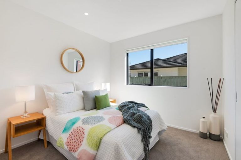 Photo of property in 19 Waituarua Drive, Takanini, 2112