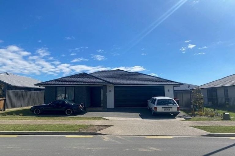 Photo of property in 72 Tabraham Crescent, Pyes Pa, Tauranga, 3112