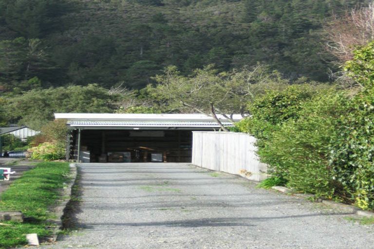 Photo of property in 341 Stokes Valley Road, Stokes Valley, Lower Hutt, 5019