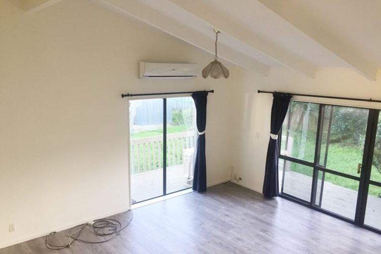 Photo of property in 9 Cambric Place, Botany Downs, Auckland, 2010