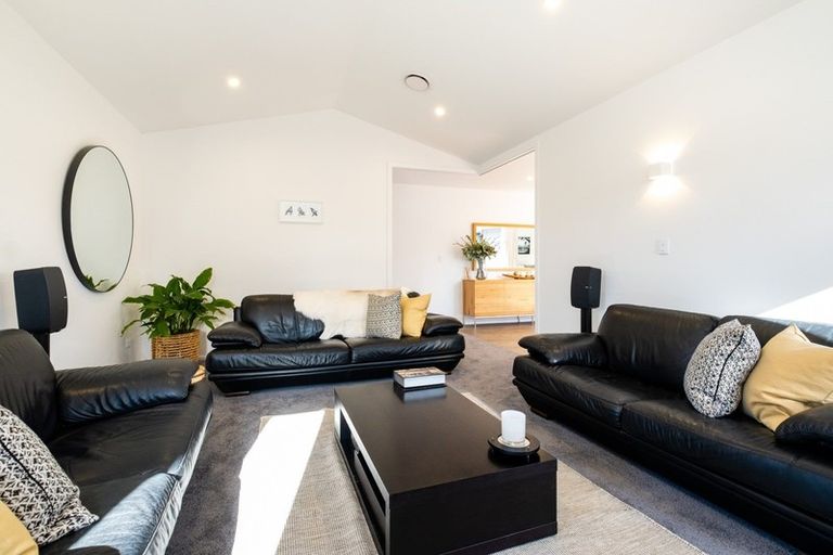 Photo of property in 11 Benmore Place, Poraiti, Napier, 4112