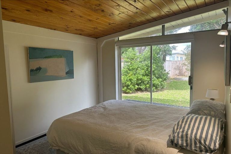 Photo of property in 32 Te Moana Road, Waikanae Beach, Waikanae, 5036