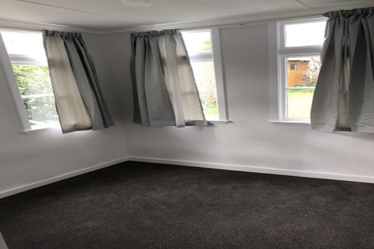 Photo of property in 3 Ngatitoa Street, Tawa, Wellington, 5028