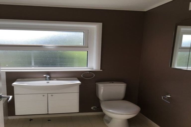 Photo of property in 3/24 Woodside Road, Massey, Auckland, 0614