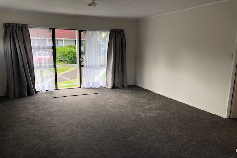 Photo of property in 1/18 Waiari Road, Conifer Grove, Takanini, 2112
