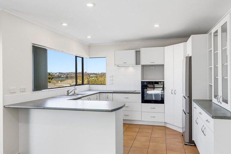 Photo of property in 53 Kath Hopper Drive, Orewa, 0931