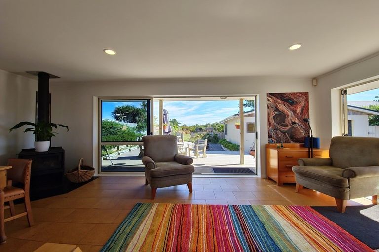 Photo of property in 11 Rodney Avenue, Te Horo Beach, Otaki, 5581