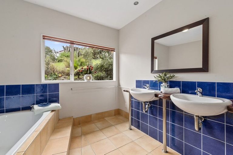 Photo of property in 20 Chester Avenue, Greenhithe, Auckland, 0632