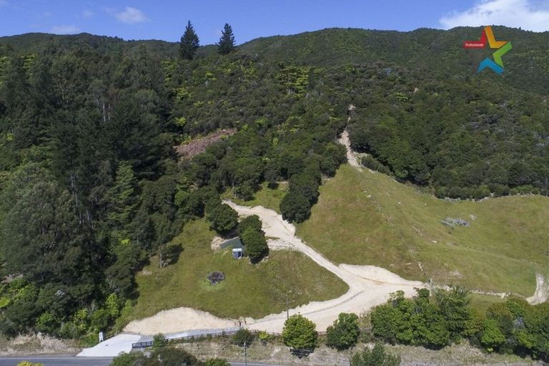 Photo of property in 380 Moores Valley Road, Wainuiomata, 5373