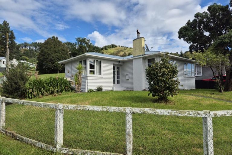 Photo of property in 61 Cambridge Terrace, Kaiti, Gisborne, 4010