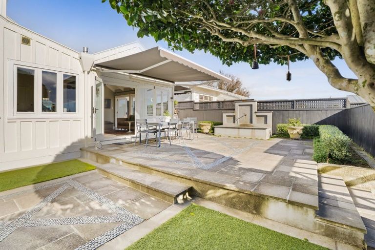 Photo of property in 89 Pendarves Street, New Plymouth, 4310