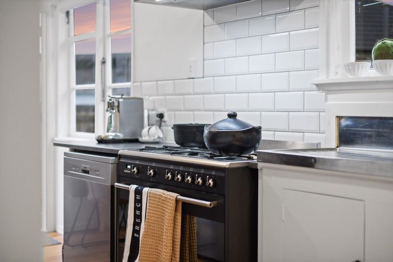 Photo of property in 105 Fairfield Road, Fairfield, Hamilton, 3214