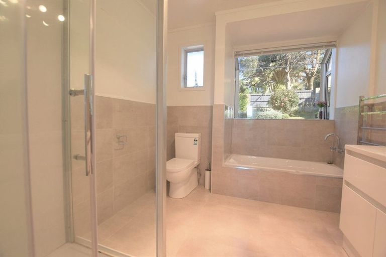 Photo of property in 23 Fitzwater Place, Henderson, Auckland, 0612