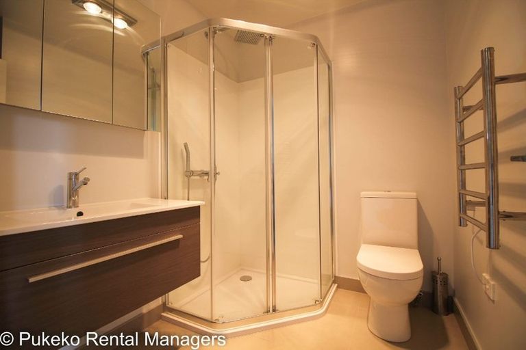 Photo of property in 26/11 Ray Small Drive, Papakura, 2110