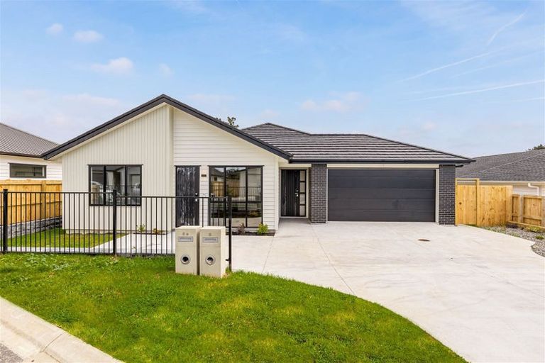 Photo of property in 8 Cutfield Lane, Kumeu, 0810