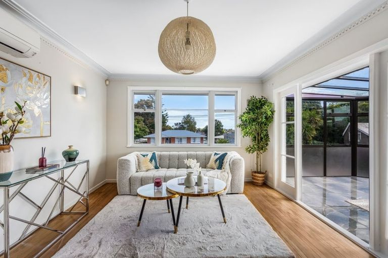 Photo of property in 35 Tampin Road, Hillpark, Auckland, 2102