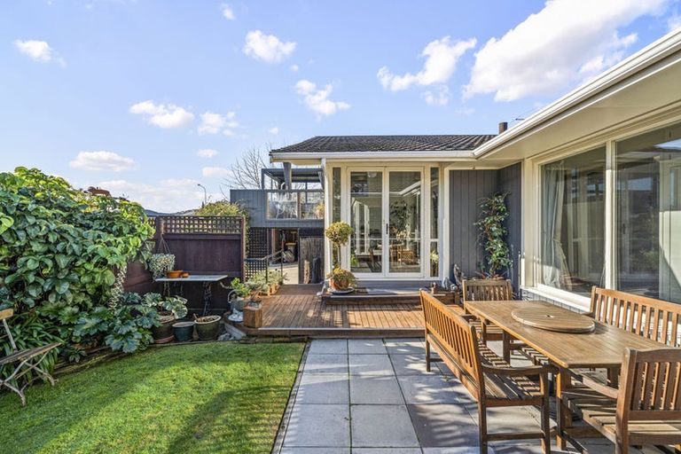 Photo of property in 1 Gunns Crescent, Cashmere, Christchurch, 8022