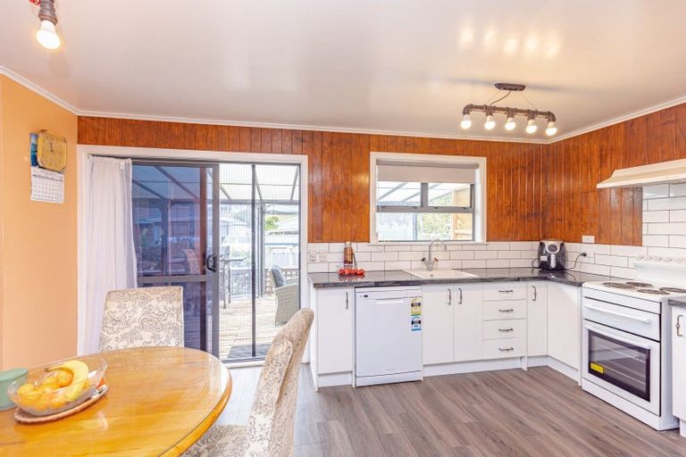 Photo of property in 74 Matai Street, Castlecliff, Whanganui, 4501