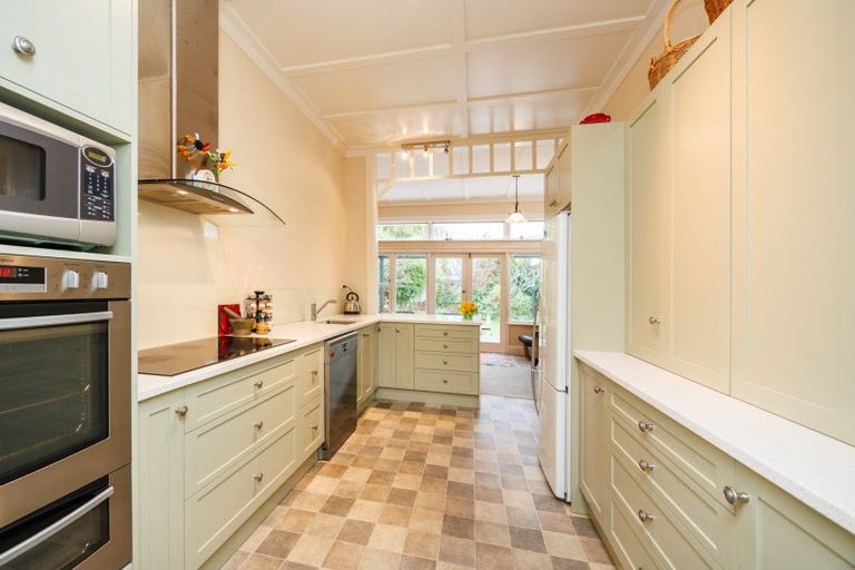 Photo of property in 20 Moerangi Street, West End, Palmerston North, 4410