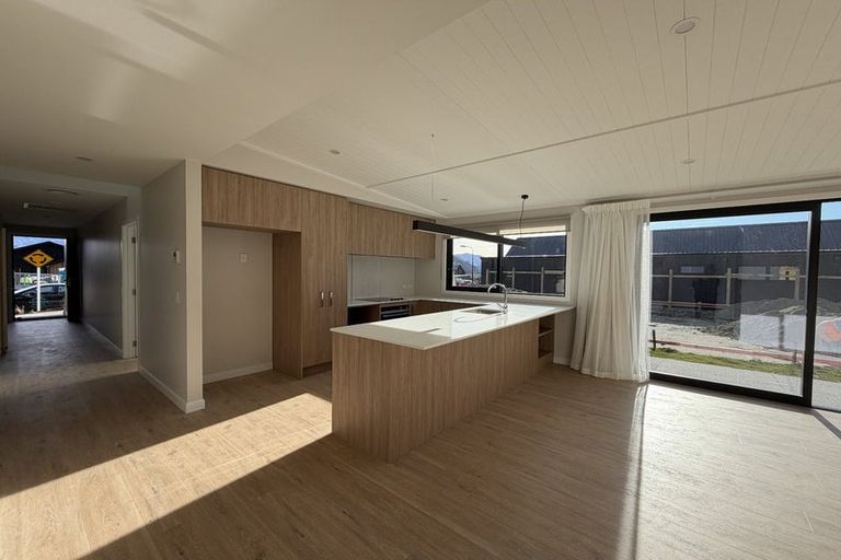 Photo of property in 6 Rowe Drive, Jacks Point, 9371