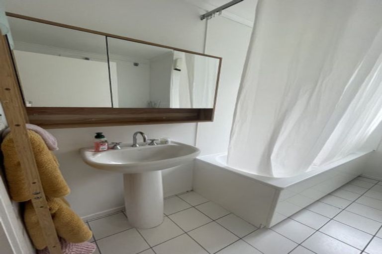 Photo of property in 6/3 Kowhai Street, Eastbourne, Lower Hutt, 5013