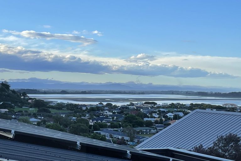 Photo of property in 34 Moncks Spur Road, Redcliffs, Christchurch, 8081